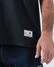 Lade das Bild in den Galerie-Viewer, Crowned Tee