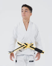 Charger l'image dans la galerie, Kimono BJJ (GI) Kingz Kore Youth 2.0. Blanc avec ceinture blanche
