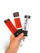 Carregar imagem no visualizador da galeria, Keychains "graduados" rolo épico
