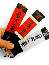 Carregar imagem no visualizador da galeria, Keychains "graduados" rolo épico