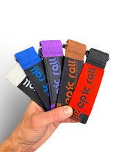 Carregar imagem no visualizador da galeria, Keychains "graduados" rolo épico