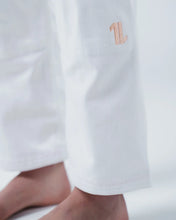 Lade das Bild in den Galerie-Viewer, BJJ Kimono (Gi) Kingz The One V2 Damen - Weiss