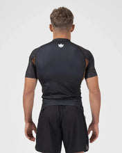Cargar imagen en el visor de la galería, Rashguard Kingz Ranked Performance V3 Short Sleeve - Marrón