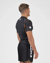 Cargar imagen en el visor de la galería, Rashguard Kingz Ranked Performance V3 Short Sleeve - Marrón