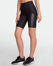 Lade das Bild in den Galerie-Viewer, VA DI II - Shorts para mujer - StockBJJ