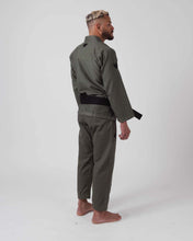 Lade das Bild in den Galerie-Viewer, Kimono BJJ (GI) Kingz der einmilitärische grün-weiße Gürtel eingeschlossen