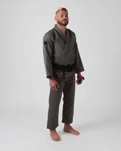 Lade das Bild in den Galerie-Viewer, Kimono BJJ (GI) Kingz der einmilitärische grün-weiße Gürtel eingeschlossen