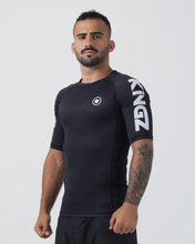 Charger l'image dans la galerie, Rashguard Kingz Kore V2 à manches courtes - noir