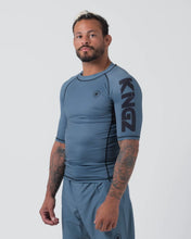 Carregar imagem no visualizador da galeria, RashGuard Kingz Kore v2 Manga curta- azul