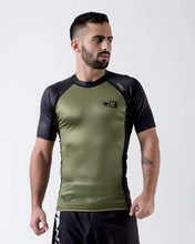 Carregar imagem no visualizador da galeria, Rashguard Kingz Krown Manga curta