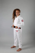 Charger l'image dans la galerie, Kimono BJJ (GI) Kingz Classic 3.0 Femme blanc avec ceinture blanche incluse