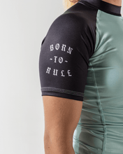 Load image into Gallery viewer, Rashguard kingz born to rule women´s shorts Sleeve- Green bluish