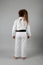 Charger l'image dans la galerie, Kimono BJJ (GI) Kingz Classic 3.0 Femme blanc avec ceinture blanche incluse