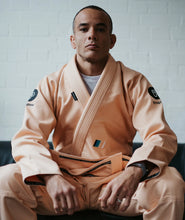 Lade das Bild in den Galerie-Viewer, Kimono BJJ (GI) Fortschritt M6 Mark 6-Pfirsich
