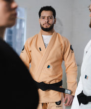 Lade das Bild in den Galerie-Viewer, Kimono BJJ (GI) Fortschritt M6 Mark 6-Pfirsich
