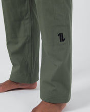 Charger l&#39;image dans la galerie, The ONE Jiu Jitsu Gi - Military Green - Limited Edition
