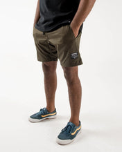 Cargar imagen en el visor de la galería, Kingz Casual Shorts- Verde Militar
