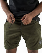 Carregar imagem no visualizador da galeria, Shorts casuais kingz- verde militar
