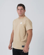 Cargar imagen en el visor de la galería, Camiseta Kingz Kore- Tan
