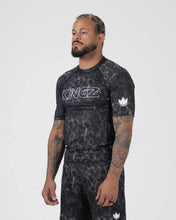 Lade das Bild in den Galerie-Viewer, Acid Wash Rashguard
