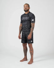 Lade das Bild in den Galerie-Viewer, Acid Wash Rashguard
