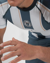 Charger l'image dans la galerie, Vintage Futebol Rashguard
