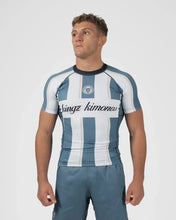 Charger l'image dans la galerie, Vintage Futebol Rashguard

