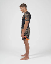Lade das Bild in den Galerie-Viewer, Always Hunting Rashguard
