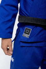Carregar imagem no visualizador da galeria, Kimono Kingz The One- Azul- CINTURON BLANCO INCLUIDO - StockBJJ
