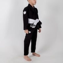 Load image into Gallery viewer, Kimono Kingz Kid´s The One Negro con cinturón blanco - StockBJJ
