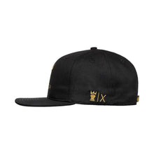 Cargar imagen en el visor de la galería, Corpo Crown Full Hat MOSKOVA- Negro- Oro - StockBJJ
