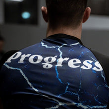 Carregar imagem no visualizador da galeria, Progresso Rashguard de mármore azul
