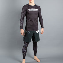 Charger l&#39;image dans la galerie, Rashguard-Black Base Scrable
