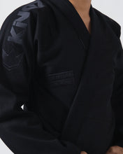 Charger l&#39;image dans la galerie, Kimono JJB (GI) Kingz Comp 450 V6- Noir/ Noir
