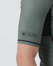 Charger l&#39;image dans la galerie, Rashguard Kingz Kore v2 à manches courtes - vert
