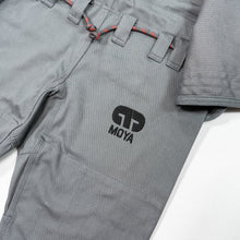 Load image into Gallery viewer, Kimono BJJ (GI) Moya Brand P-40- Gray
