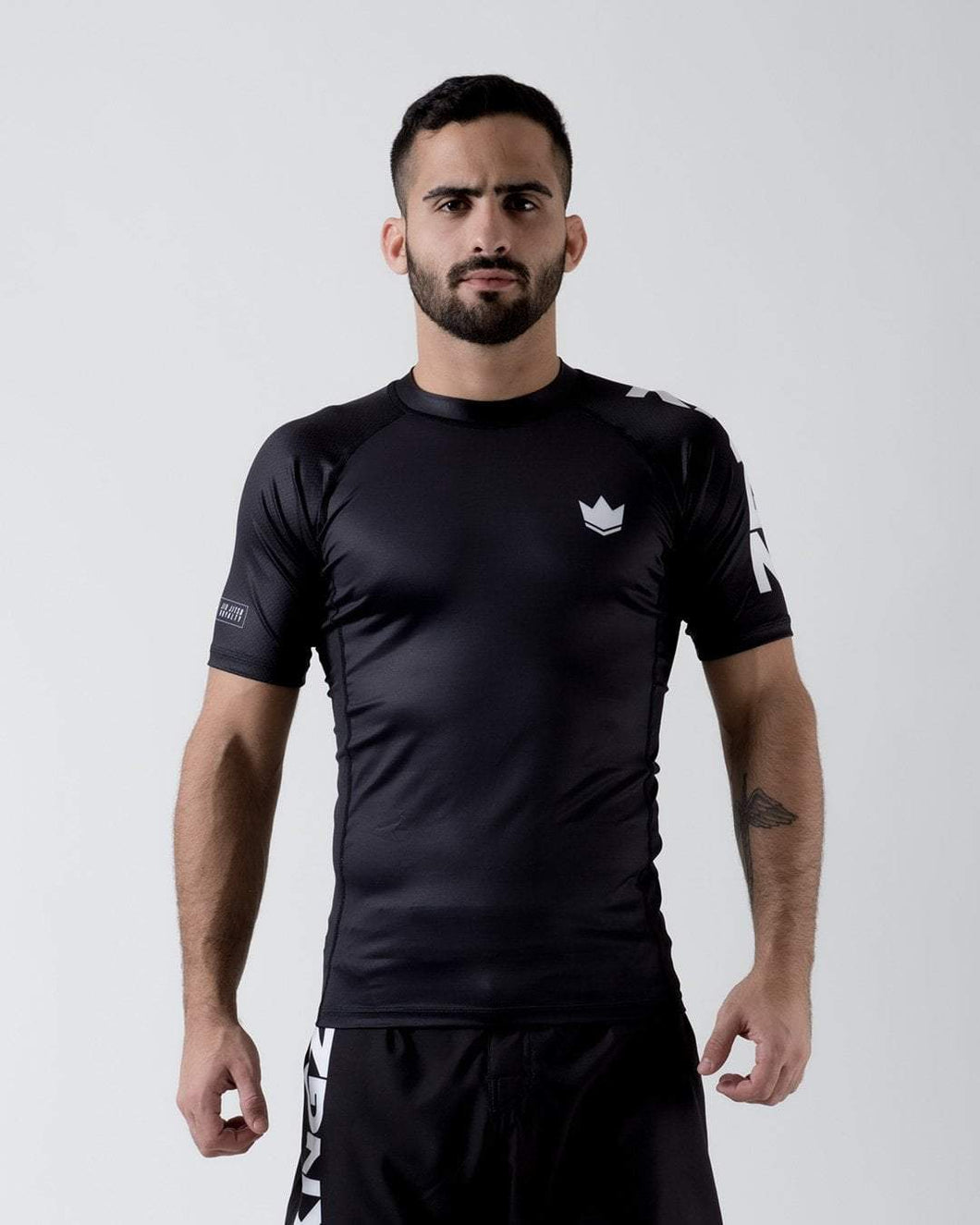Rashguard Kingz classificou a manga curta de desempenho - preto