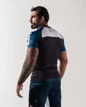 Load image into Gallery viewer, Rashguard Kingz Born to Rule Short Sleeve

