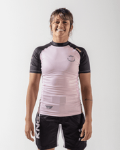 Load image into Gallery viewer, Rashguard Kingz Born to Rule Women´s Short Sleeve- Rosa
