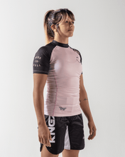 Load image into Gallery viewer, Rashguard Kingz Born to Rule Women´s Short Sleeve- Rosa
