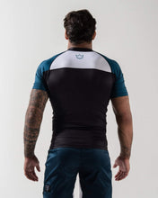 Load image into Gallery viewer, Rashguard Kingz Born to Rule Short Sleeve
