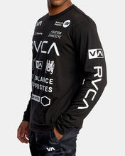 Carregar imagem no visualizador da galeria, RVCA de camiseta de manga comprida toda a marca- preto
